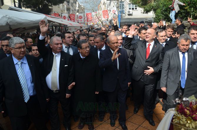 MHP LİDERi DEVLET BAHÇELİ AKHİSARLILAR İLE BULUŞTU